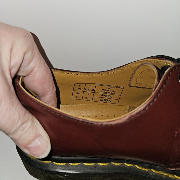 Dr Marten Classic Cherry  Leather  Shoes main image 8